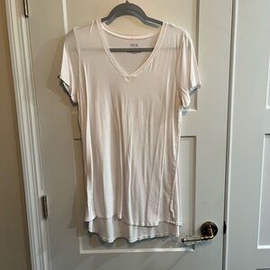 HUE Women's Classic Cream V-Neck Tee